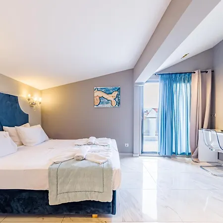 Alpha Luxury Пефкохори