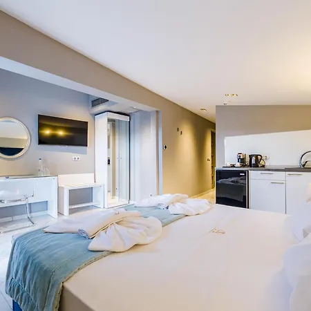 Alpha Luxury * Pefkochori