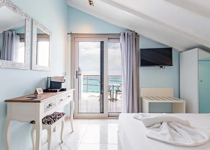 Alpha Luxury Apartment Pefkochori